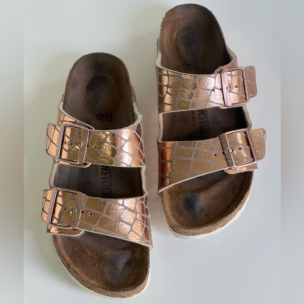 Birkenstock Arizona Gator Gleam Copper Two-Strap Metallic Sandals Size 6 N